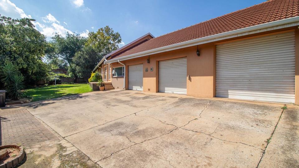 Listing number: P24-115683324, Image number: 2