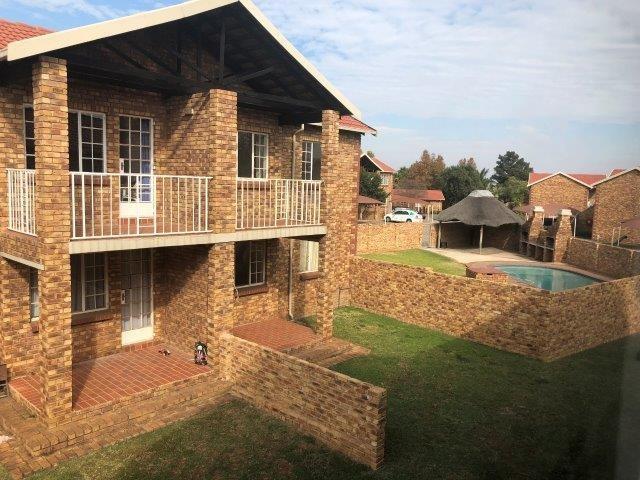 2 Bedroom Apartment / flat for sale in Die Hoewes - 84 Ss Basden 238, 236 Basden Avenue - Centurion