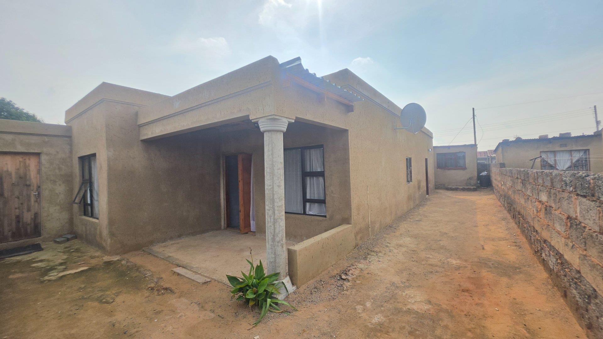 3 Bedroom House for sale in Ratanda - P24-117233068