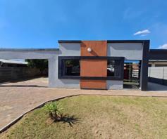 House for sale in Fernwood