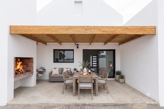 2 Bedroom House for sale in Harbour Lights