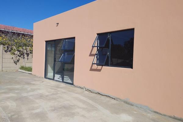 Comfortable 1-Bedroom Rental in Vredenburg
Cozy and practical 1-bedroom apartment ...