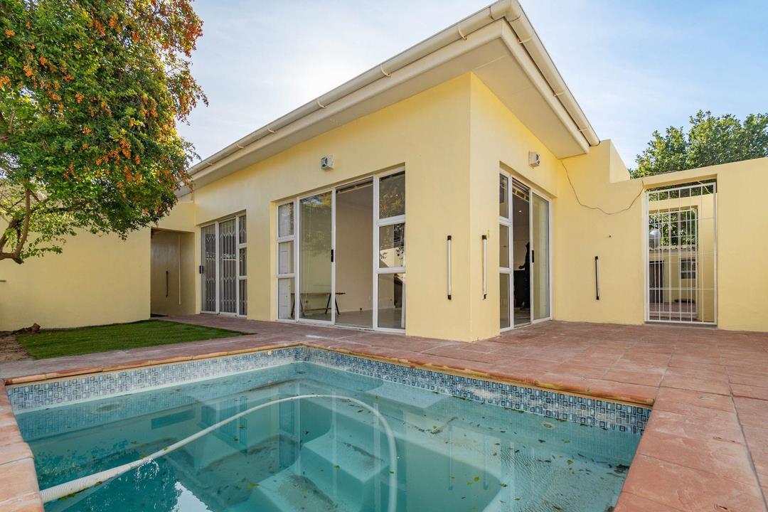 5 Bedroom House for sale in Gardens - Scott Street - Cape Town