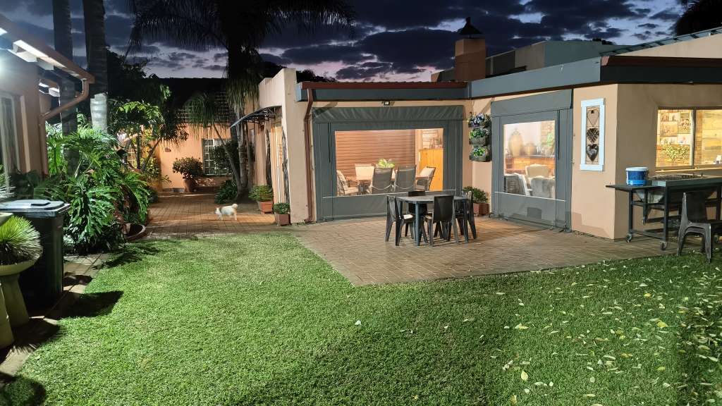 5 Bedroom House for sale in Wierda Park - 1896 Quelea Avenue - Centurion