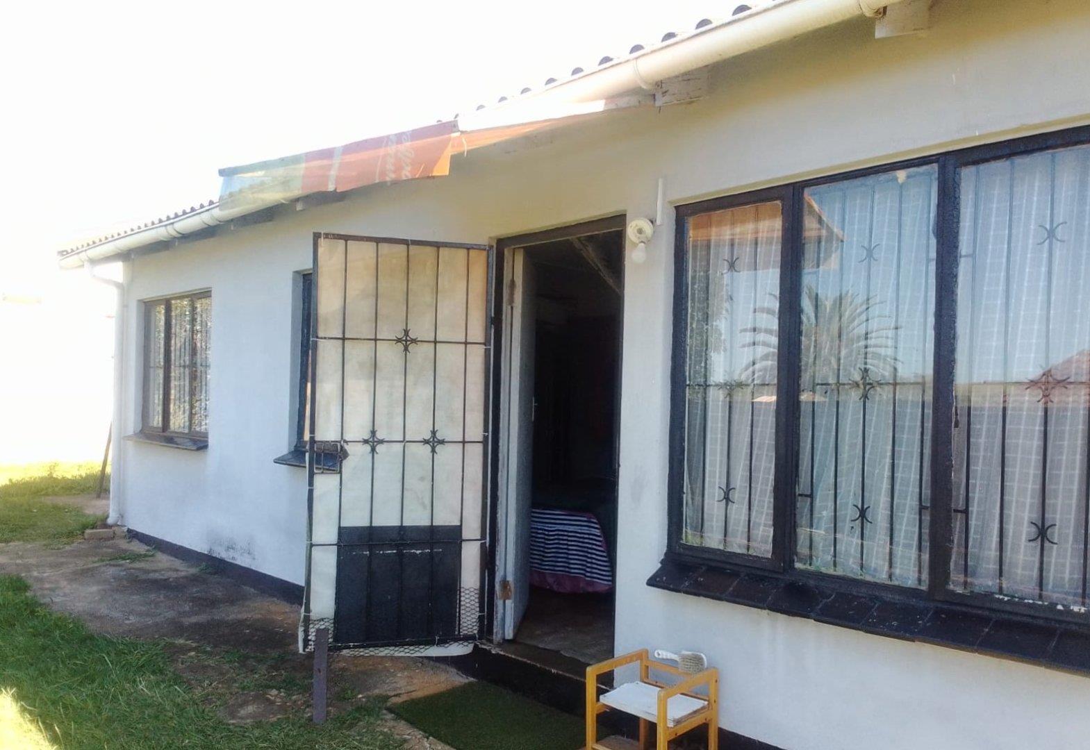 2 Bedroom House for sale in Copesville - P24-117241095