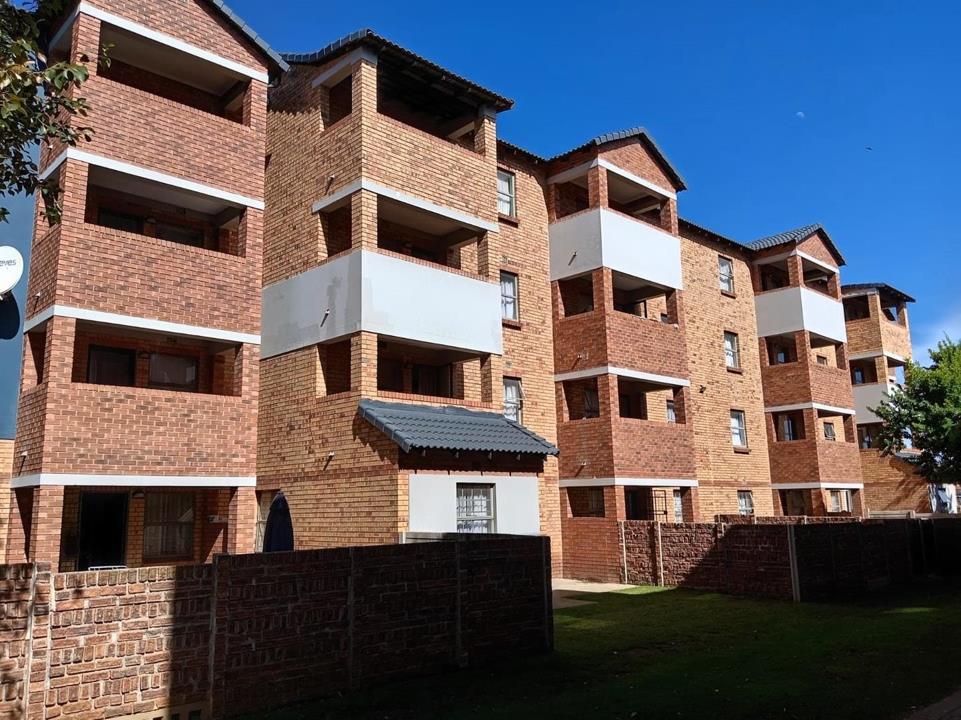 2 Bedroom Apartment / flat for sale in Heuweloord - 10 The Junction @ Forest Hill - Centurion