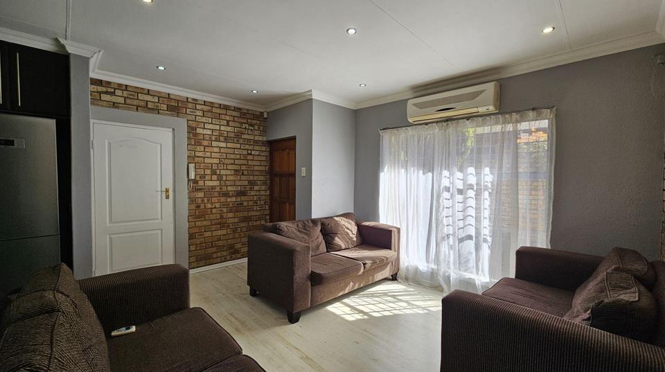 Listing number: P24-117247962, Image number: 2