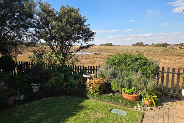 This spacious face-brick simplex offers comfortable, secure living in a sought-after lifestyle estate designed exclusively for the ...
