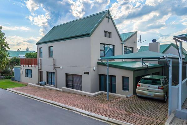 Discover the ultimate coastal retreat in the sought-after Twee Kuilen, Diaz Beach. This spacious and beautifully maintained 4-bedroom ...