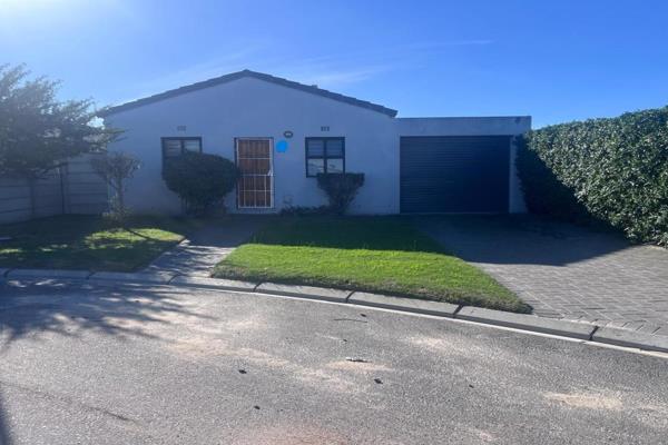 Exclusive Sole Mandate!
This property features an open-plan lounge and kitchen fitted ...
