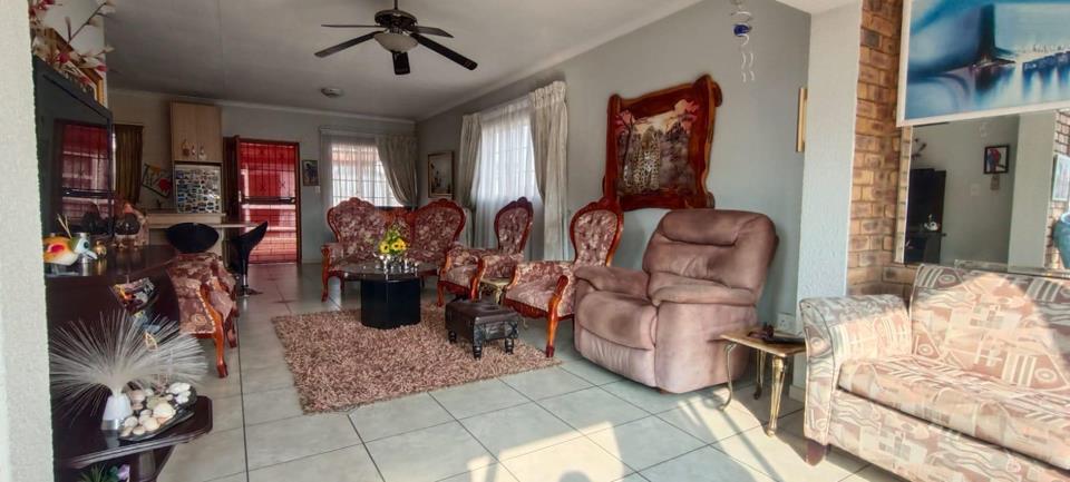 Listing number: P24-117253276, Image number: 3