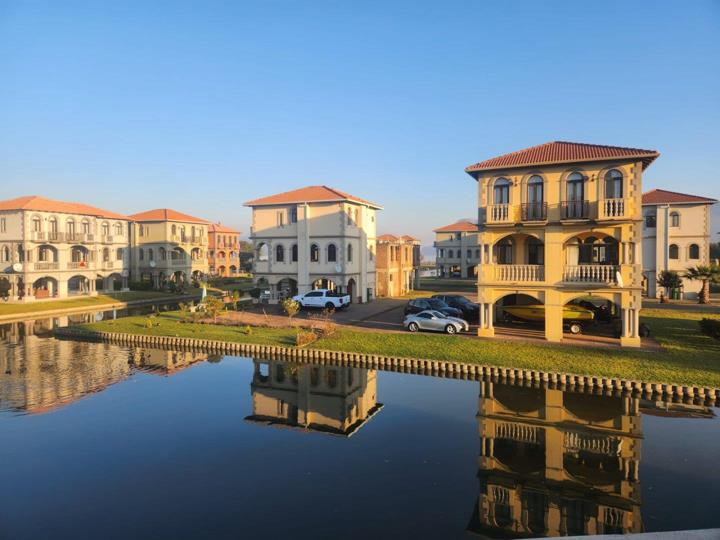 4 Bedroom House for sale in Ifafi - P24-117253395