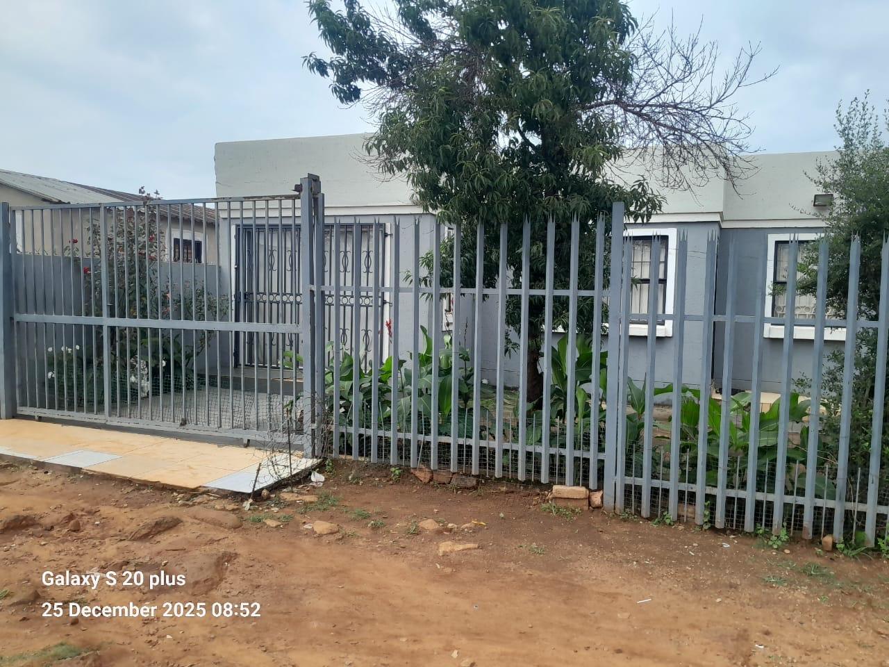 2 Bedroom House for sale in Palm Ridge - P24-117253501