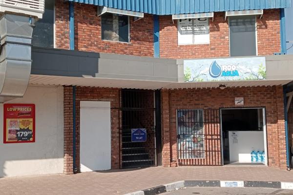 2 Bedrooms (no cupboards),   1 x Bathroom with bath &amp; Separate toilet.   Kitchen,  ...