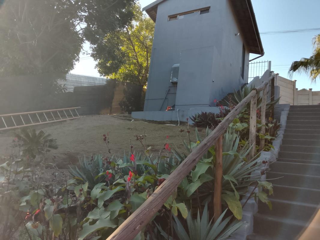 3 Bedroom House for sale in Escombe - P24-117254818