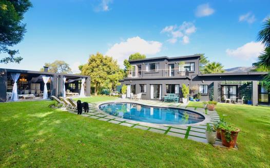 5 Bedroom House for sale in Constantia