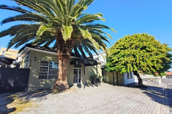 Accepting Offers.

DESCRIPTION: 
Nicely renovated property. Perfect for offices, doctors ...