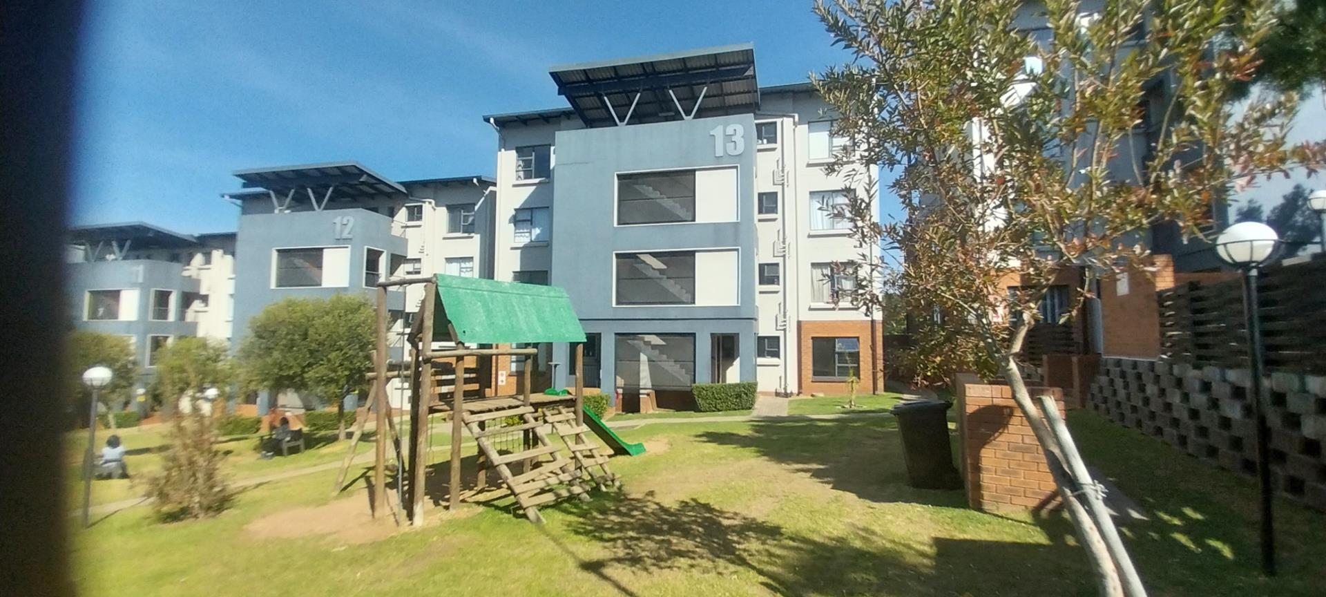 3 Bedroom Townhouse for sale in Oakdene - 99 Ss Central Park, 55 ...