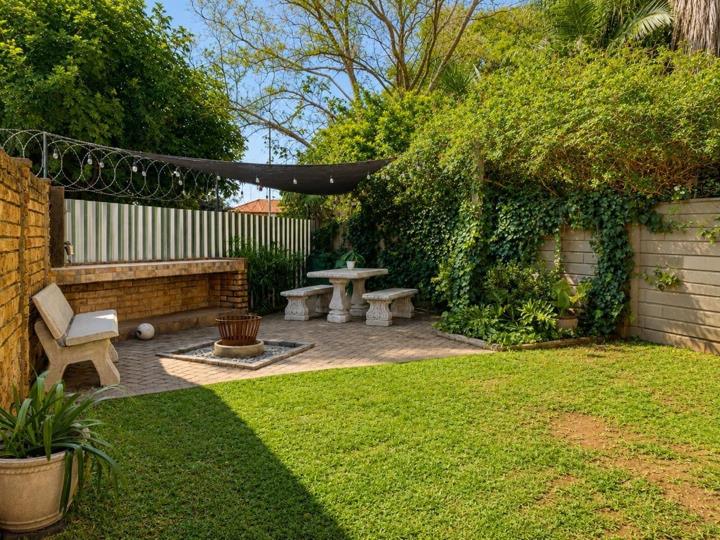 2 Bedroom Townhouse for sale in Annlin - 298 Matlabas Avenue - P24 ...