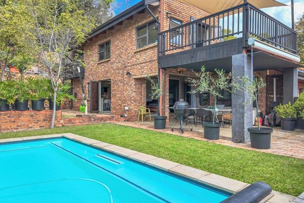 Exclusive mandate.

Tucked away, SAFE and Extremely PRIVATE in peaceful, BOOMED OFF cull de sac ...... ARCHITECT designed home will ...