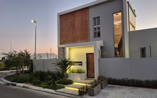 4 Bedroom House for sale in Sandown