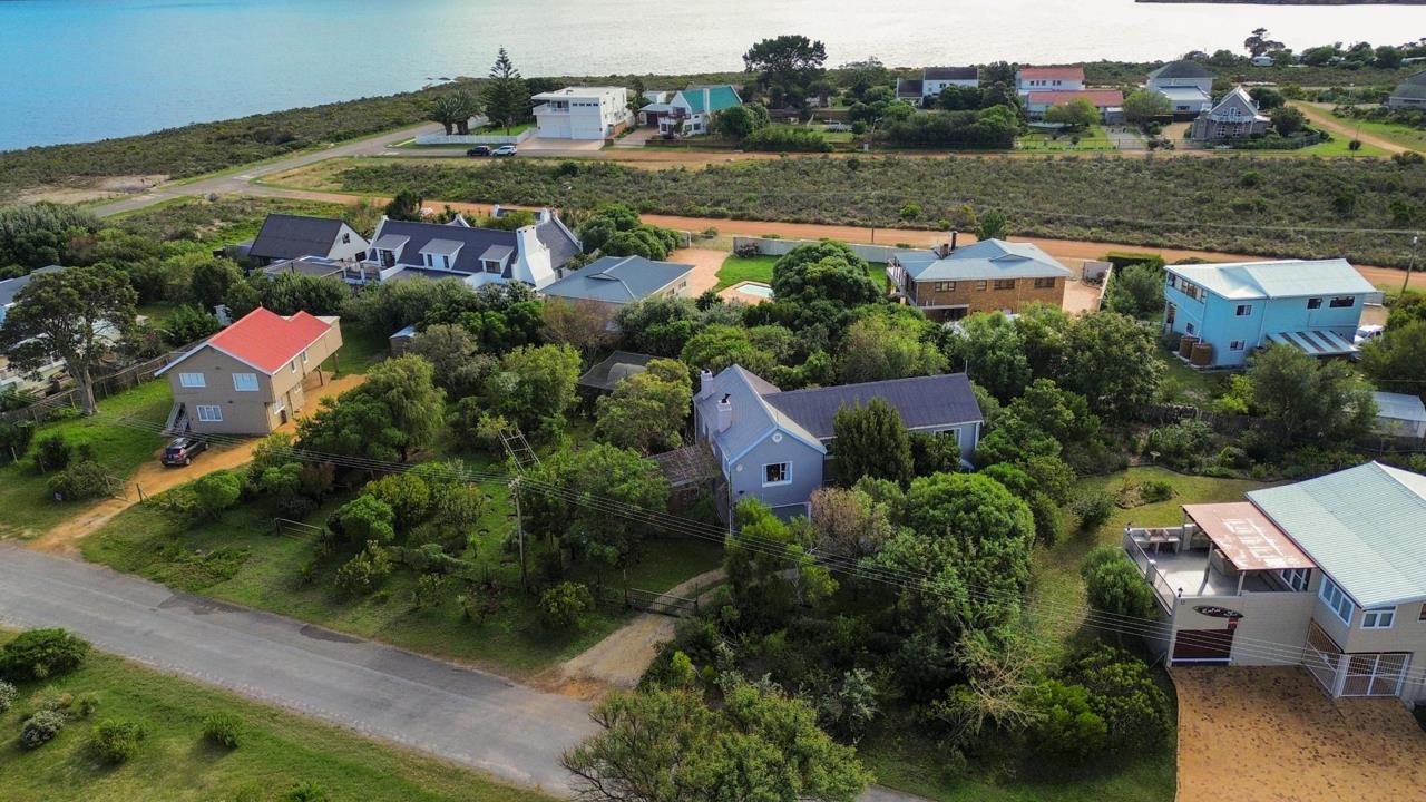 4 Bedroom House for sale in Fisherhaven - 10 Park Road - Hermanus