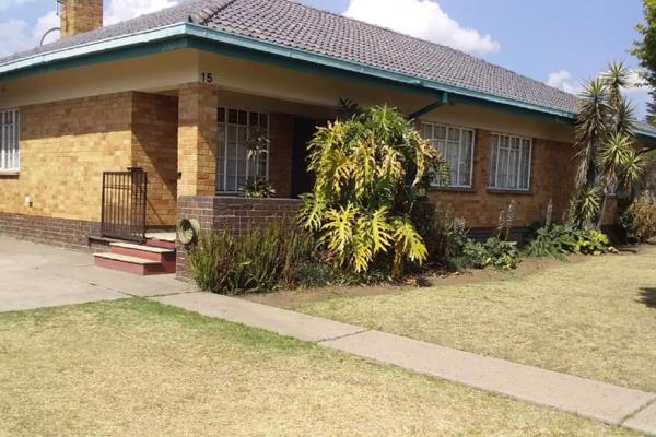 EXCLUSIVE MANDATE | Spacious 4-Bedroom Family Home in Pullenshope

Proudly presented on ...