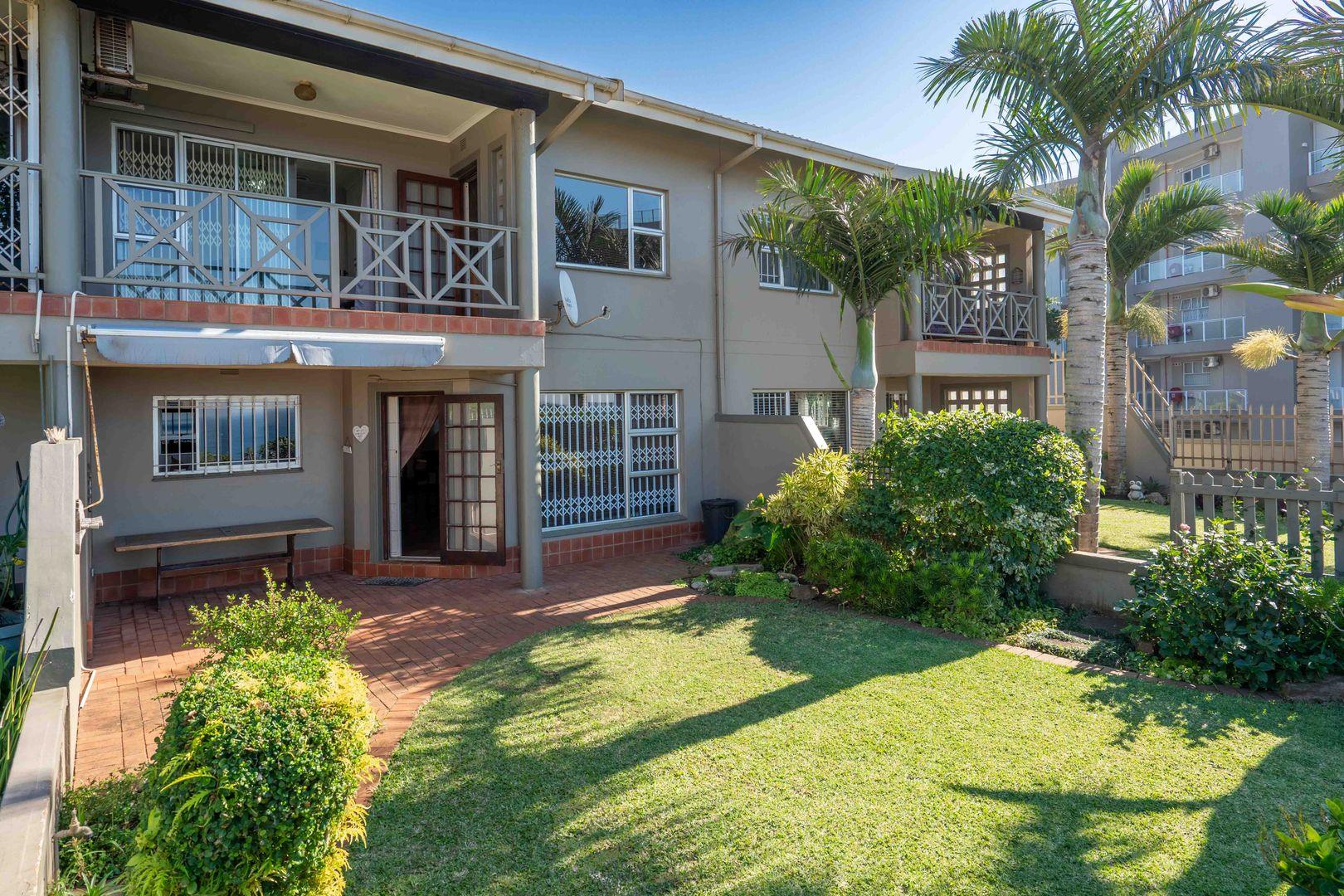 3 Bedroom Townhouse for sale in Scottburgh Central - P24-117272573