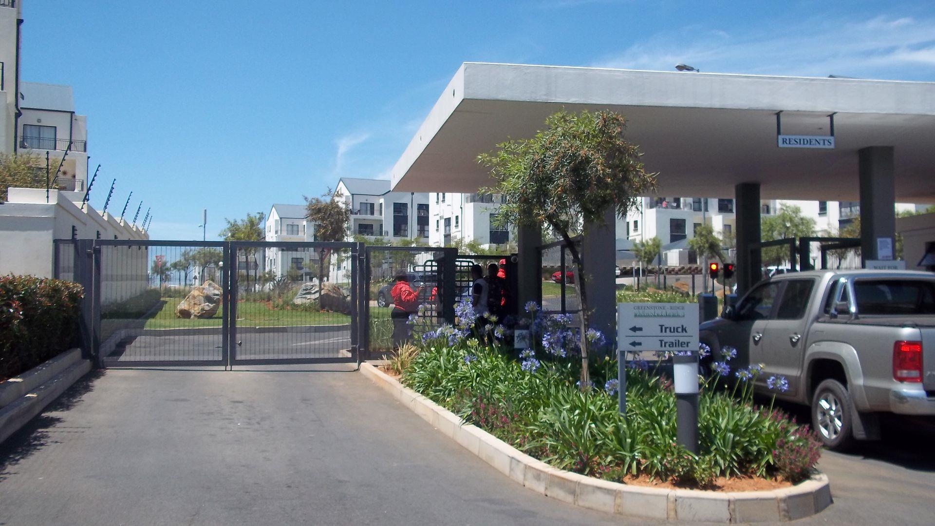 2 Bedroom Apartment / flat for sale in Greenstone Hill - 85 Ss ...