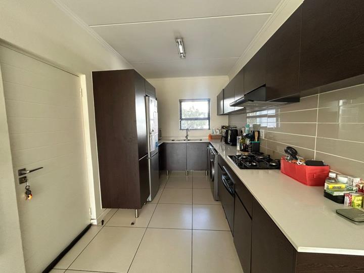 2 Bedroom Apartment / flat for sale in Greenstone Hill - 85 Ss ...