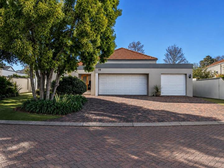 3 Bedroom House for sale in Three Rivers East - P24-113506855