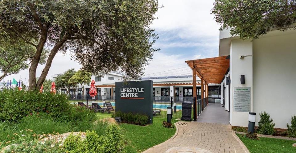 1 Bedroom Apartment / flat for sale in Greenstone Ridge - 1 Emerald ...