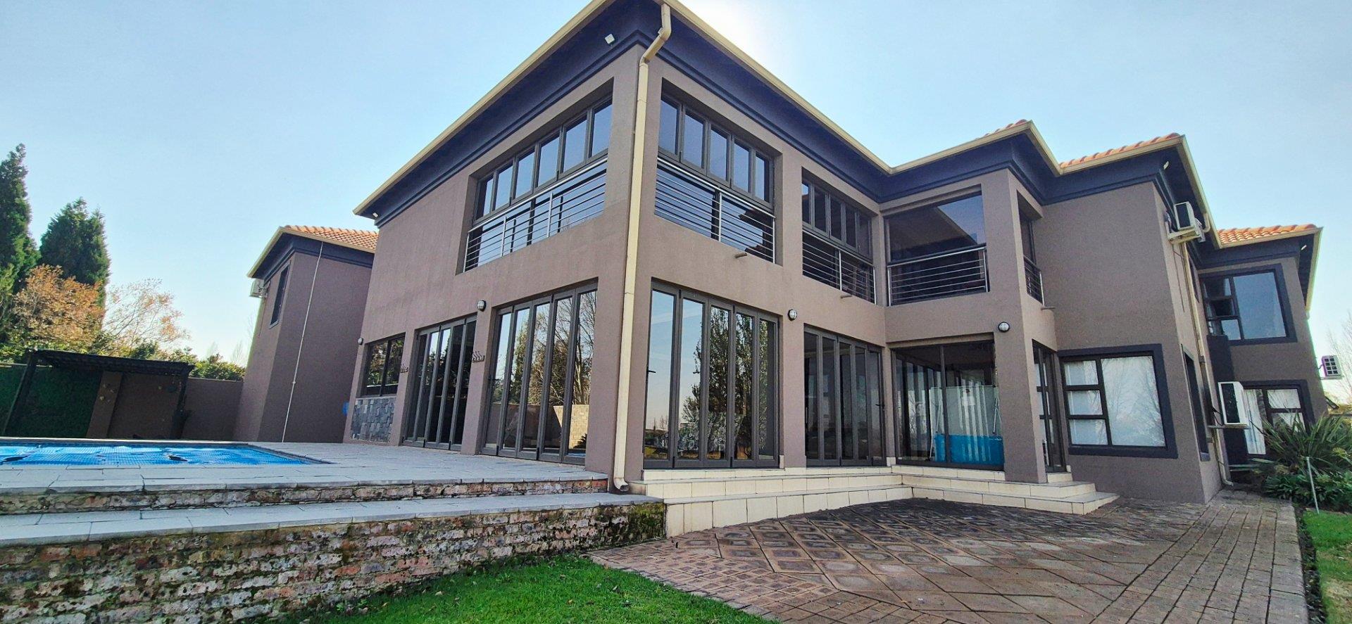 4 Bedroom House for sale in Three Rivers East - P24-117277997