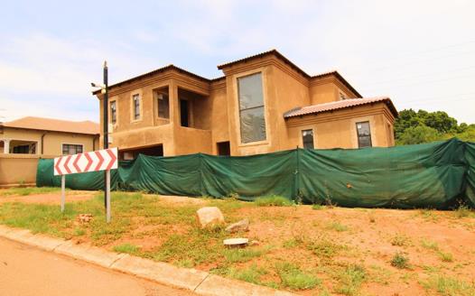 6 Bedroom House for sale in Pretoria North