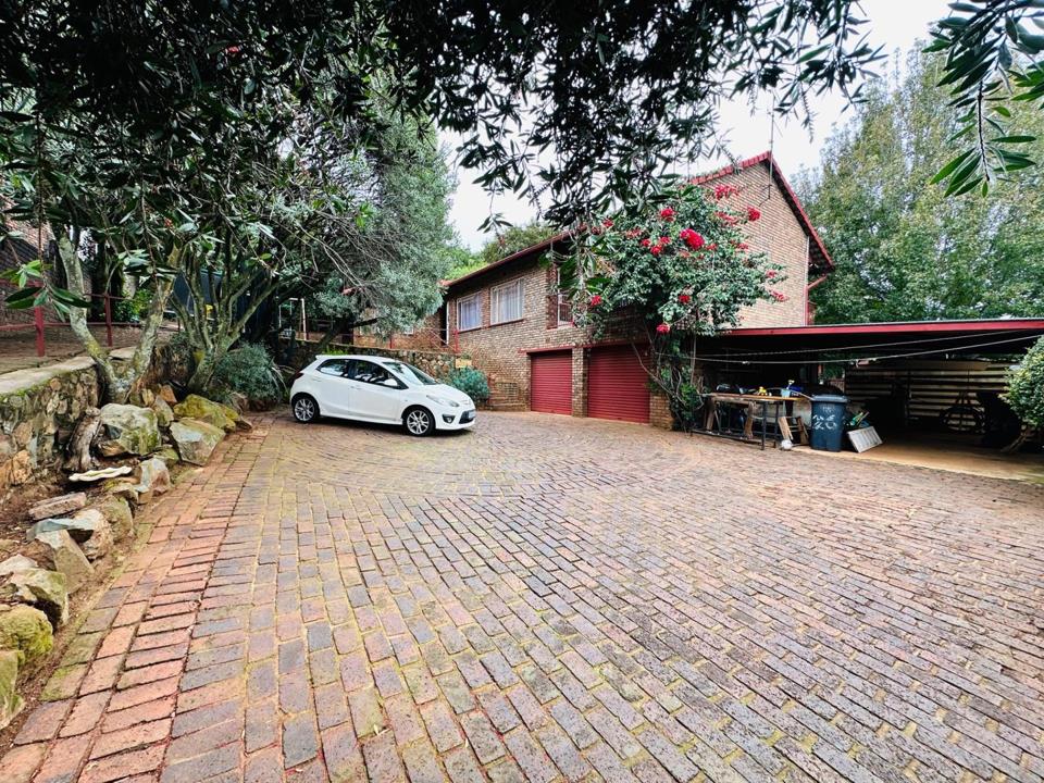 4 Bedroom House for sale in Mulbarton - P24-117279749