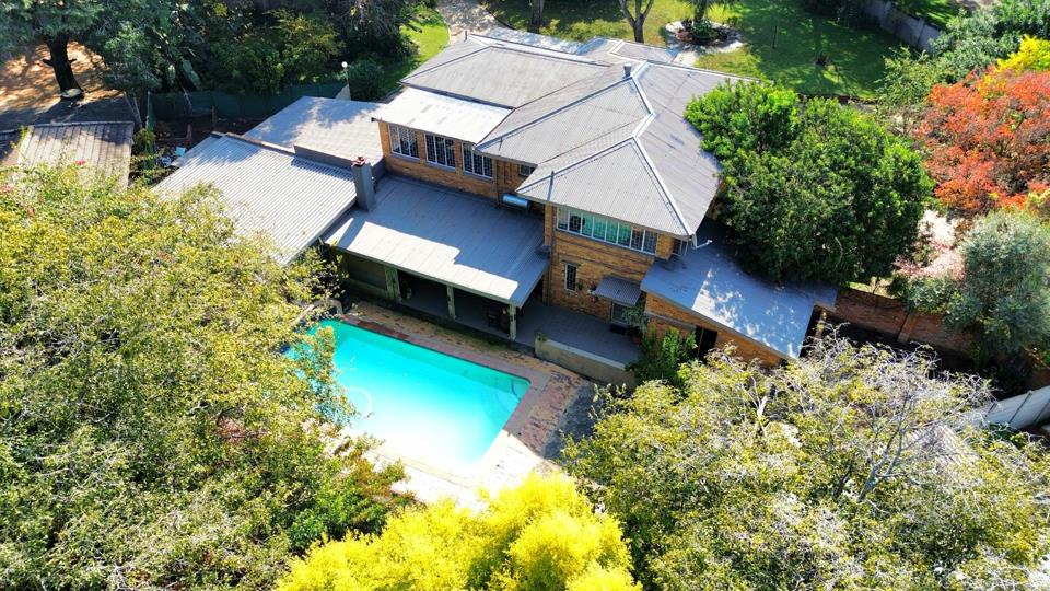 5 Bedroom House for sale in Modimolle - P24-117283456