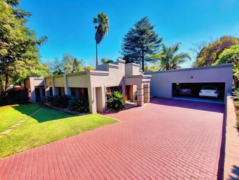 4 Bedroom House for sale in Fourways - 25 Conduit Street - Sandton