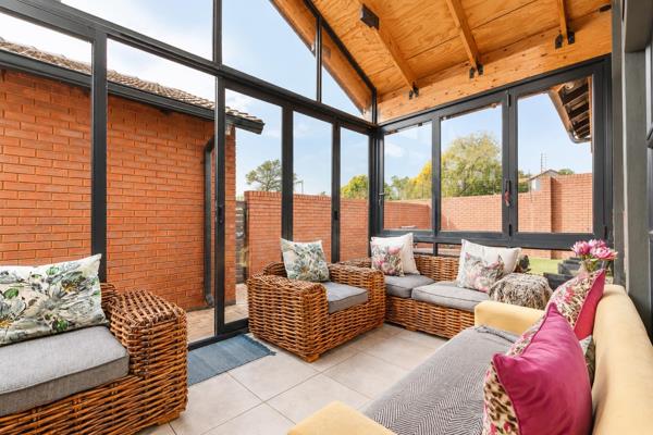 3 Bedroom House for sale in Olympus AH - Zomerlust, 2518 Midas