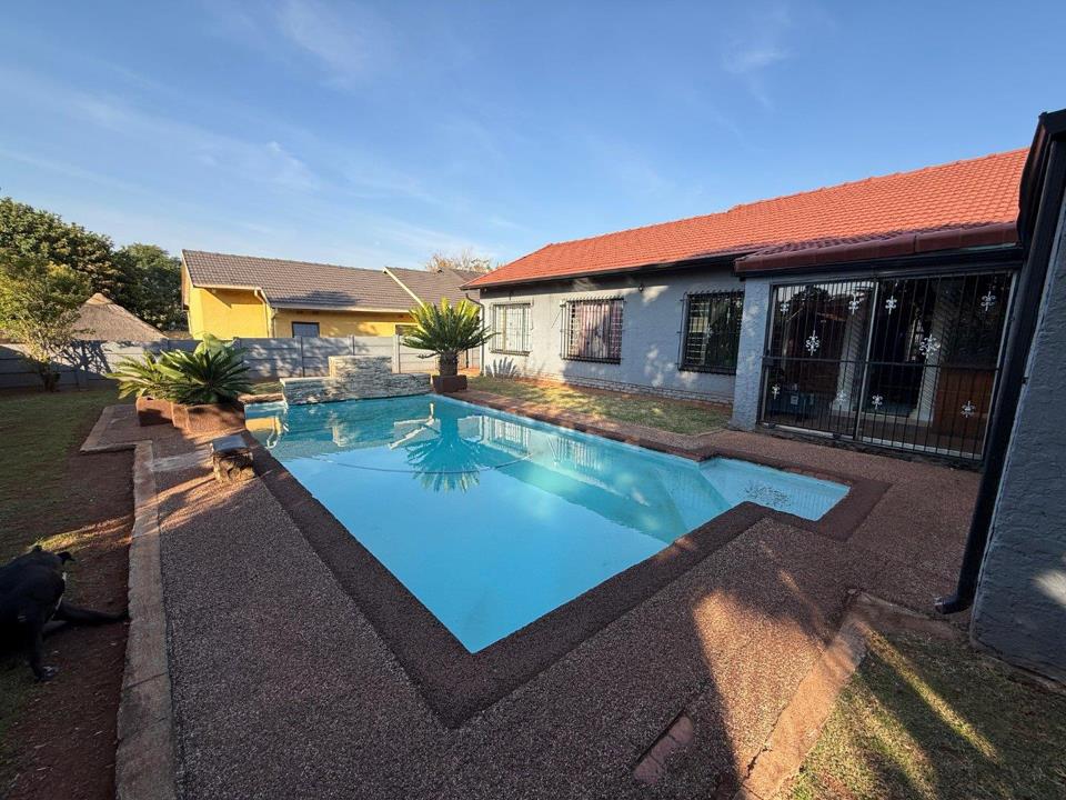 4 Bedroom House for sale in Lindhaven - 7 Deodar Street - P24-117286546