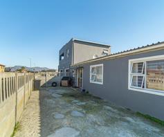 House for sale in Zeekoevlei
