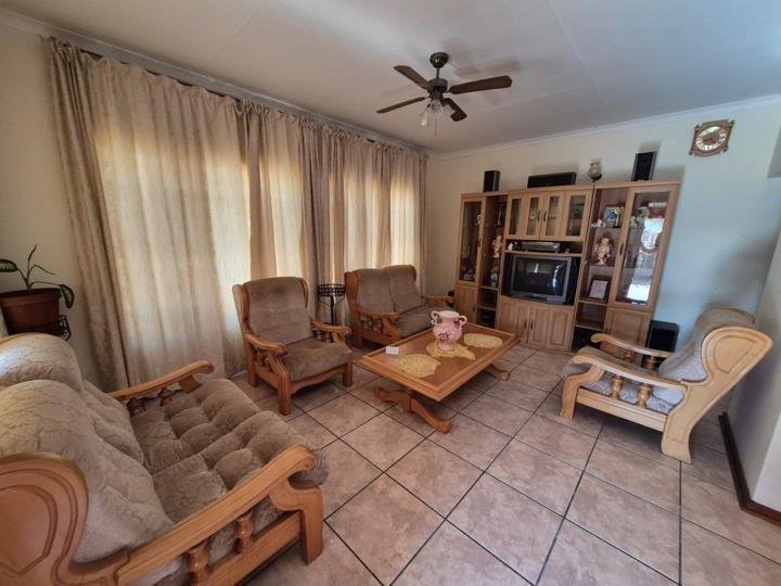 3 Bedroom House for sale in Lenville - P24-117286848