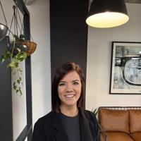 Agent profile for Kelly Tomlinson
