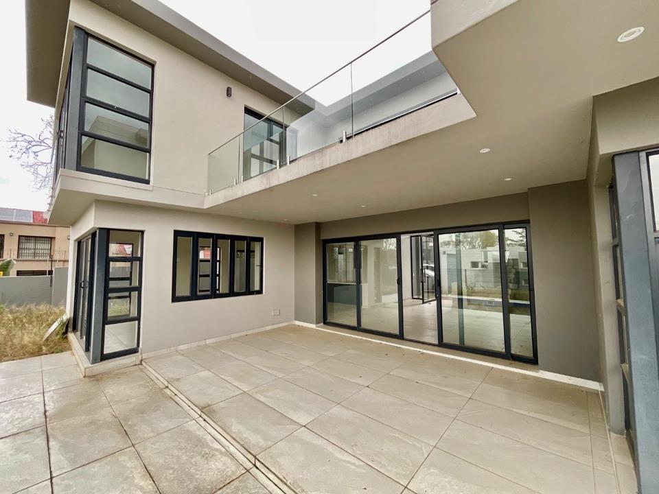5 Bedroom House for sale in Bryanston East - Thalia, 14 Devonshire Avenue - Sandton