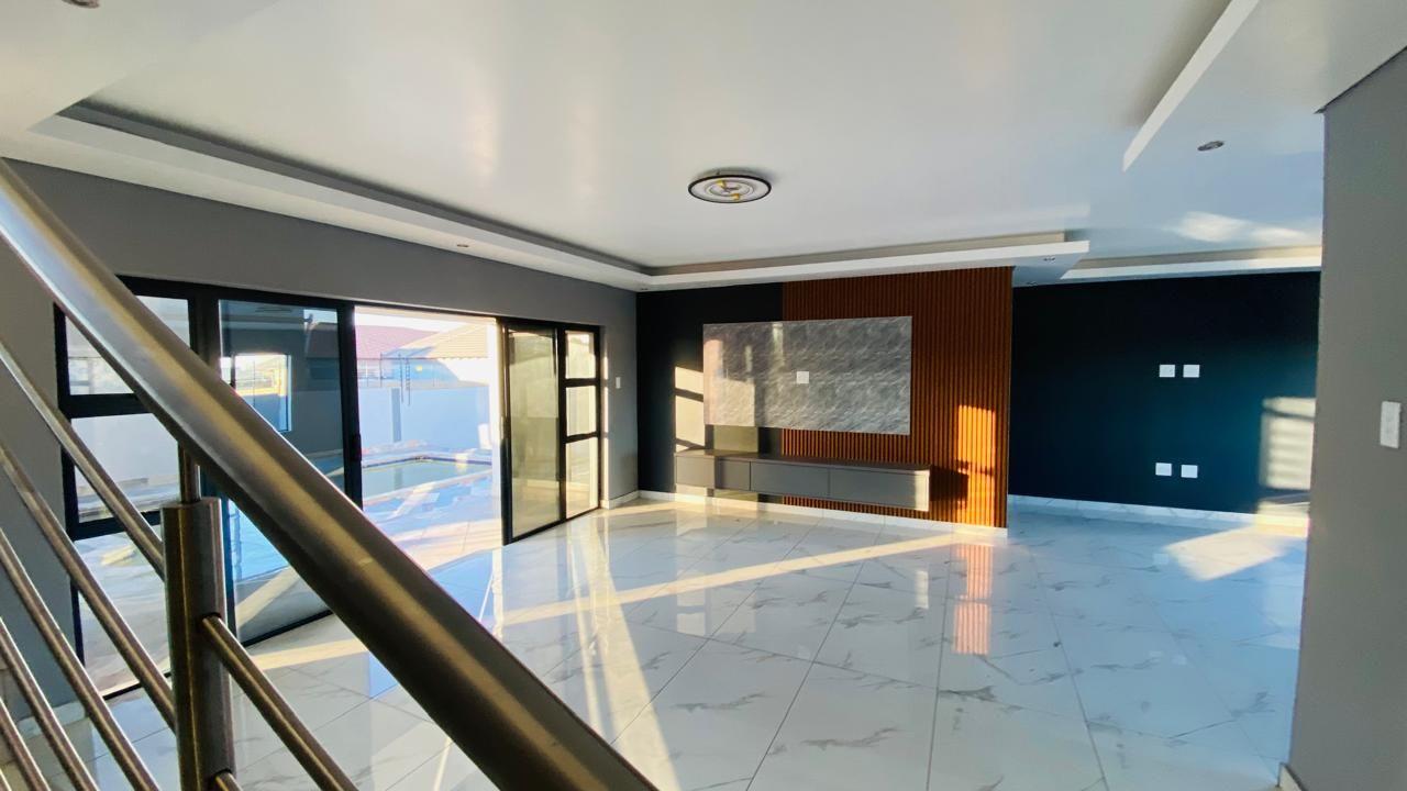Listing number: P24-117288525, Image number: 1, Image