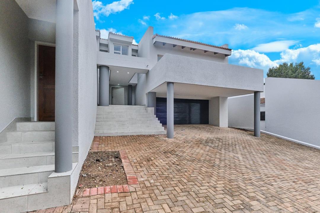 9 Bedroom House for sale in Bryanston - 17a Kildoon Road - Sandton