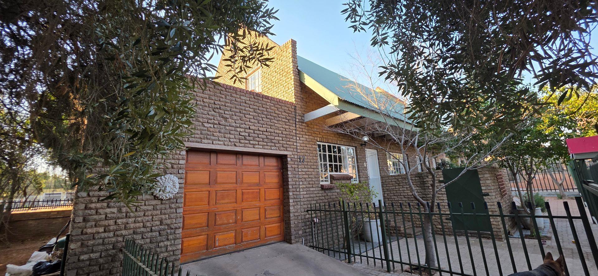 3 Bedroom House to rent in Die Rand - P24-117290499
