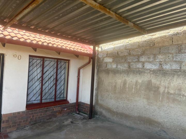 2 Bedroom House for sale in Rabie Ridge - P24-117290574