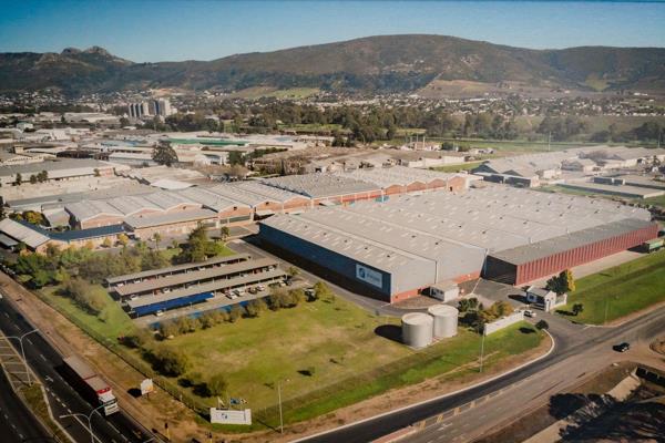 Situated on Vosmaar Street within the well-established Dal Josafat industrial precinct, this substantial industrial property offers an ...