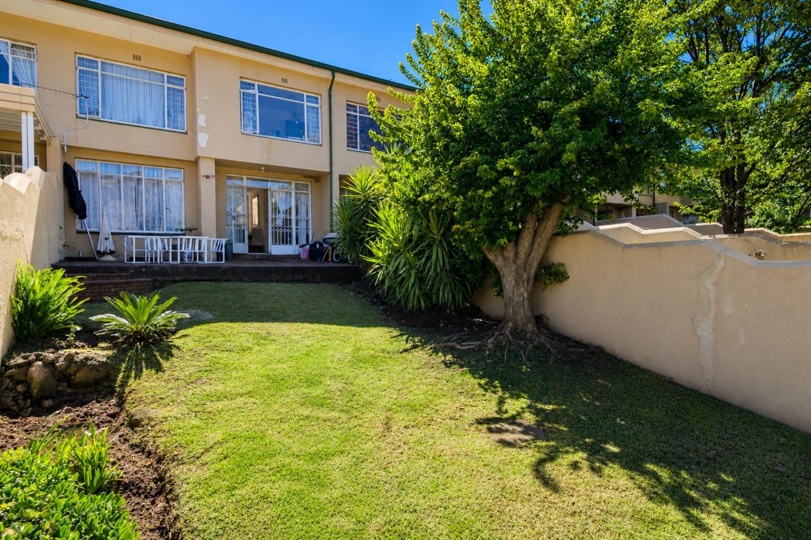 3 Bedroom Townhouse for sale in Mondeor - P24-117292764