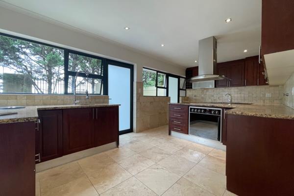 Baronetcy Estate is an exclusive luxury security estate located in Plattekloof.

 The estate is known for its elevated position ...